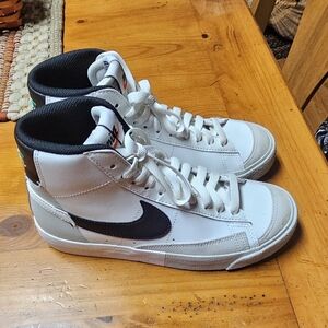 Nike Blazer Mid 77 Youth Black and White High-Tops
